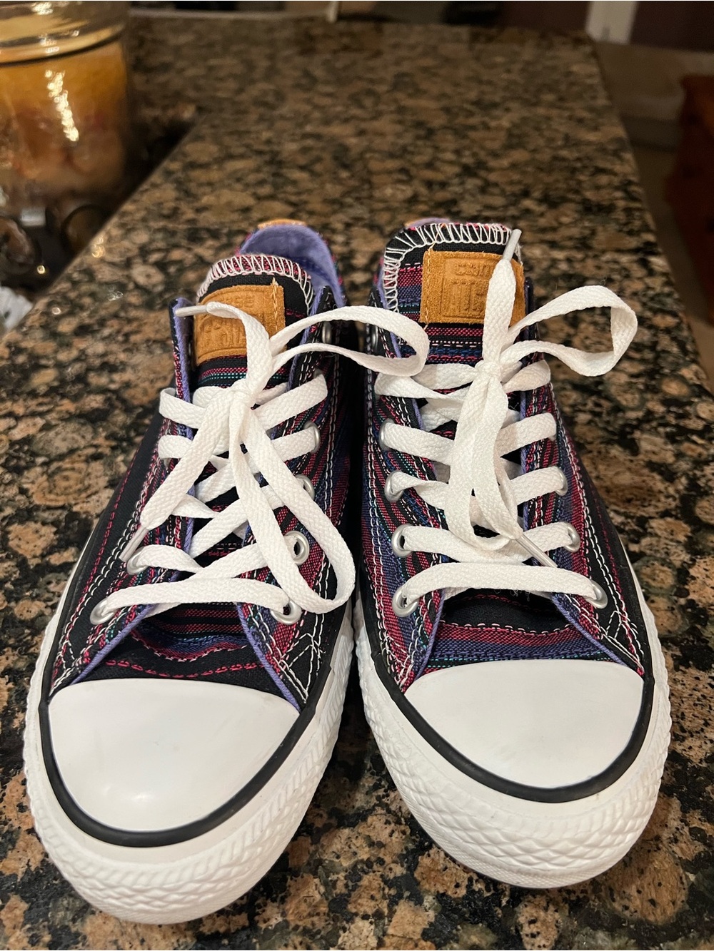 Converse Women’s Size 9 NWT - Picture 4 of 12